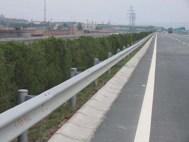 川森安平高速公路护栏网
