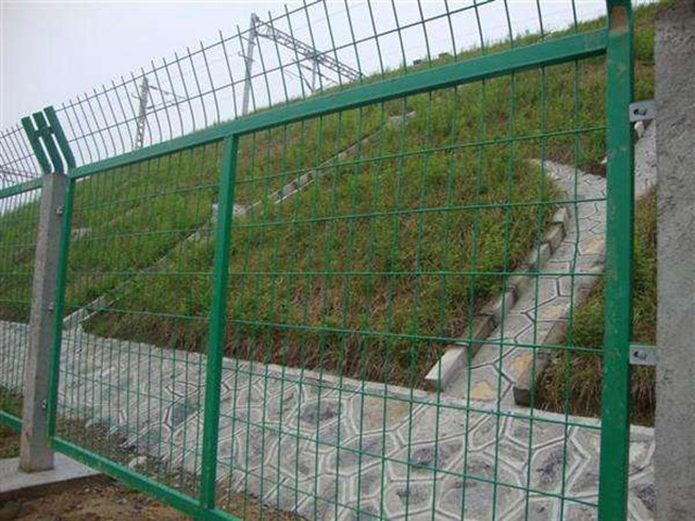川森铁丝网围栏安装费多少钱一米