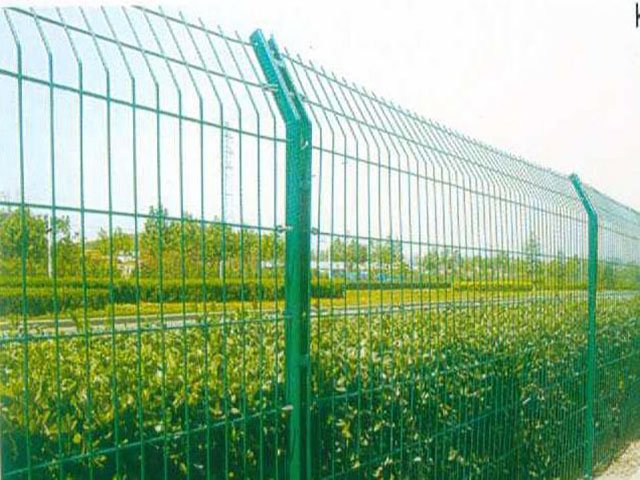 川森双边丝护栏网安装方法