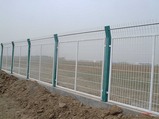 川森波形护栏安装工艺