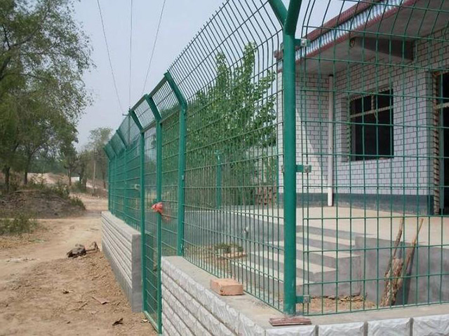 川森安装围墙护栏多少钱一米