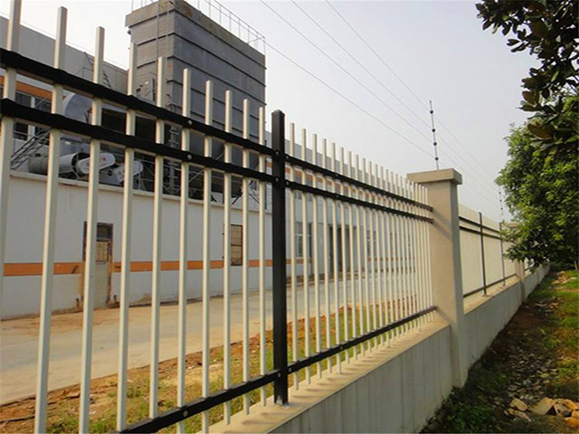 学校围墙专用锌钢护栏网片