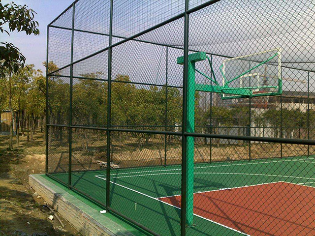 锌钢护栏学校操场防护围栏制作流程
