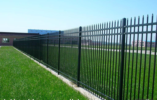 草坪pvc护栏施工组织设计