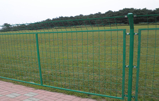 足球场护栏怎么安装