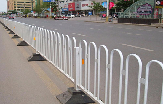 市政防护护栏怎么保养