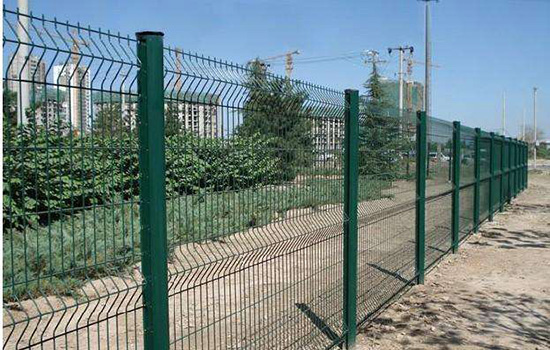 私家花园围栏为什么以绿色为主