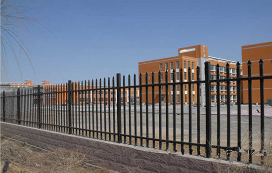 定制铁艺围栏护栏的厂家基本要求