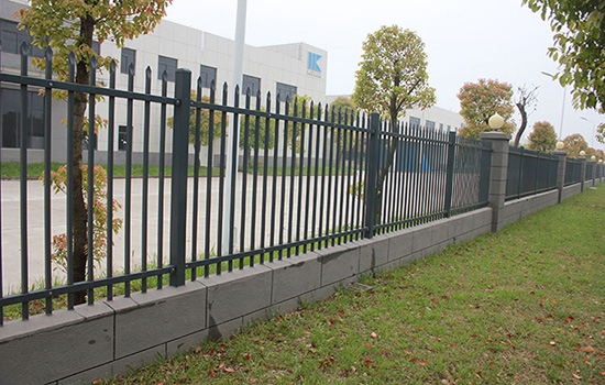 护栏网围墙围墙钢丝网价格安装办法