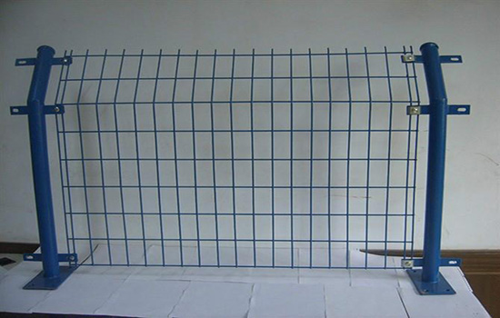 塑钢护栏推荐隆多丝网生产厂家