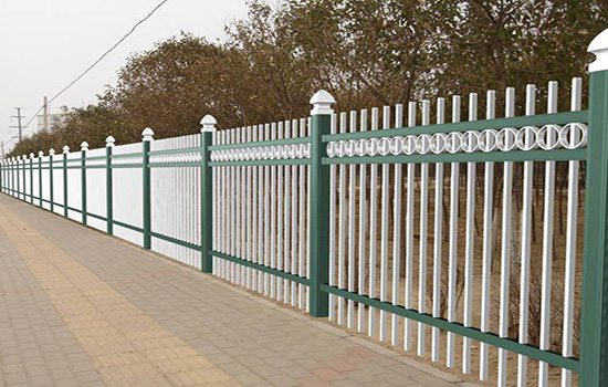 栅栏式围墙标准高度是多少应该怎么挑选