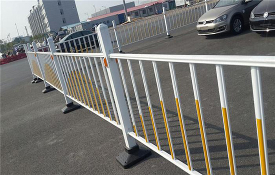 高速公路护栏报价表插管式产品结构特性