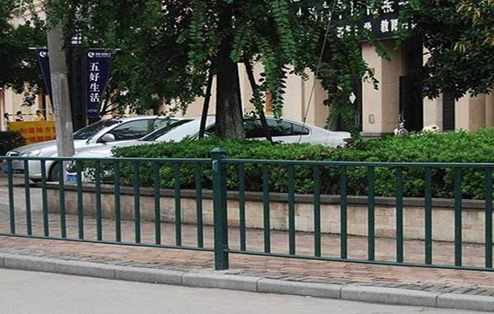 重庆大渡口区铁丝网护栏网标准高度是多少?