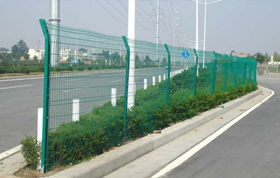 重庆巫溪县隐形防护栏毛头如何处理？