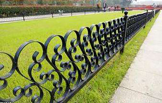 锌钢草坪护栏